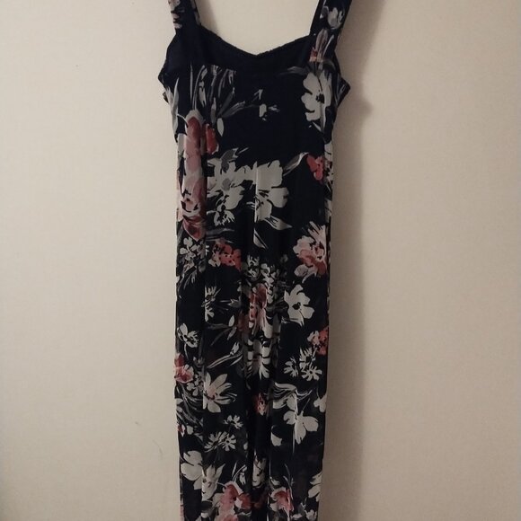 Light, summery dress - Picture 4 of 4